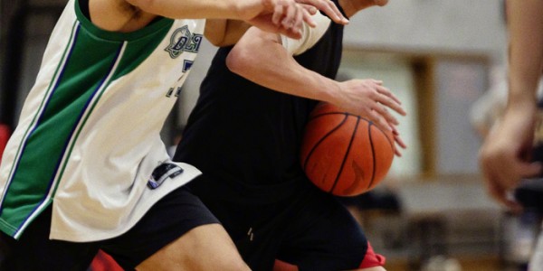 mk体育官网-THE1联赛测试赛众球员上脚球鞋品牌多样|照相馆|程球_新浪体育_新浪新闻