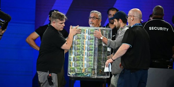 mk体育-业余球手夺一球致胜冠军！高芙贡献名面，周杰伦球都没碰到就出局