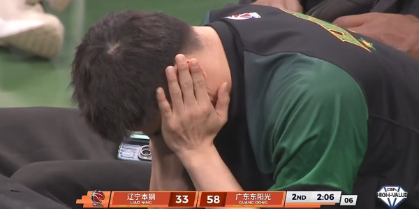 mk体育官方网站-15分30分39分！一夜3门惨案，黑马再爆大冷，让积分榜彻底乱套