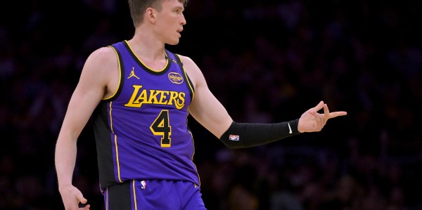 mk体育平台-美媒设想三方交易：湖人得维金斯辅佐詹东 八村塁&amp;amp;amp;克内克特赴热火