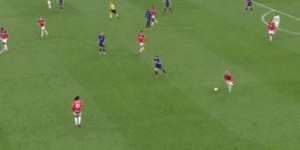 飞速而过！小因扎吉站在场边激情指挥，特奥从场外高速插上