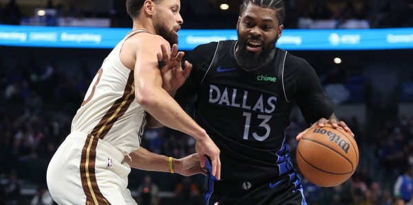 mk体育平台-库里空砍38分，勇士不敌独行侠！库明加也受伤，科尔固执己见