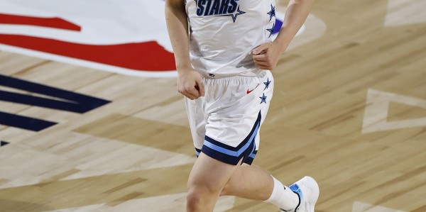 mk体育官网-拓媒：杨瀚森&amp;amp;利拉德在全明星赛的表现证明他们都是可用之人