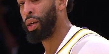 mk体育-浓眉受伤湖人内线宛如空城 詹姆斯失大腿无力回天