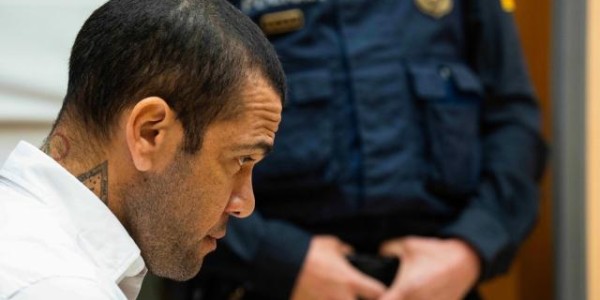 mk体育官方网站-强奸罪成立，阿尔维斯被判刑四年零六个月